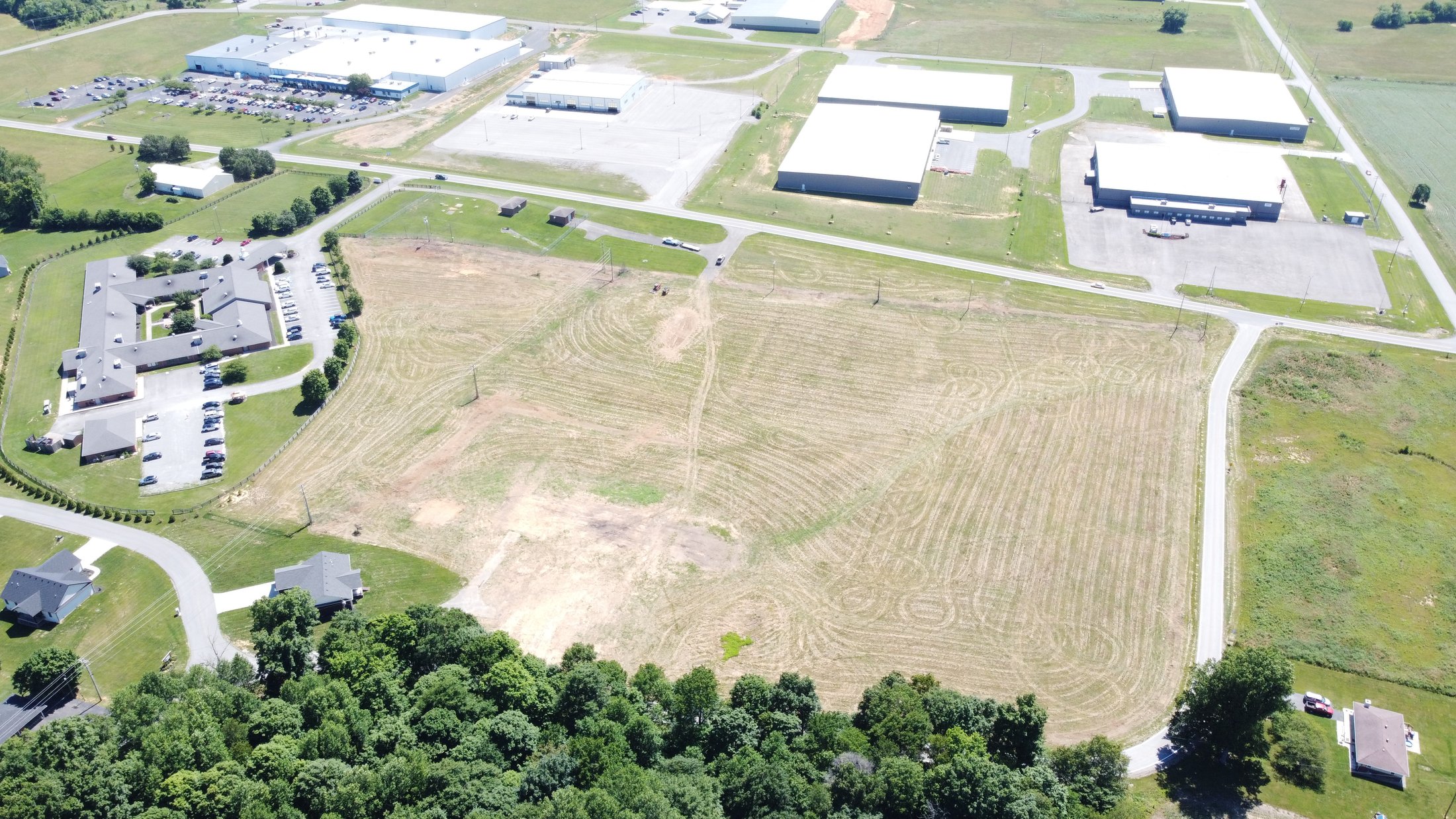 Aerial view of the parcel and surrounding corridor